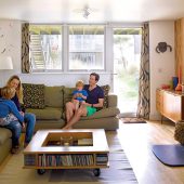 lounge-1-with-family_00002