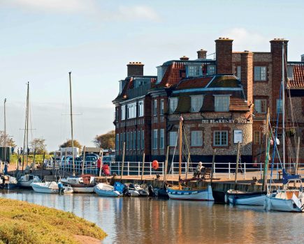 web-blakeney-hotel-exterior