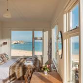 ROOM WITH A VIEW: Compass House, Cornwall