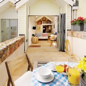 Shaldon beach hut, Devon