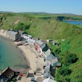 6. FOR VIEWS & LOCAL BREWS The Ty Coch Inn, Porthdinllaen, Gwynedd Photo: Steve Hoyle