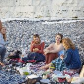 picnic_at_birling_gap_c_national_trust_images_arnhel_de_serra