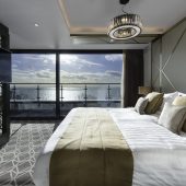 Seven hotel