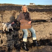 susie_on_the_rocks_with_sydney
