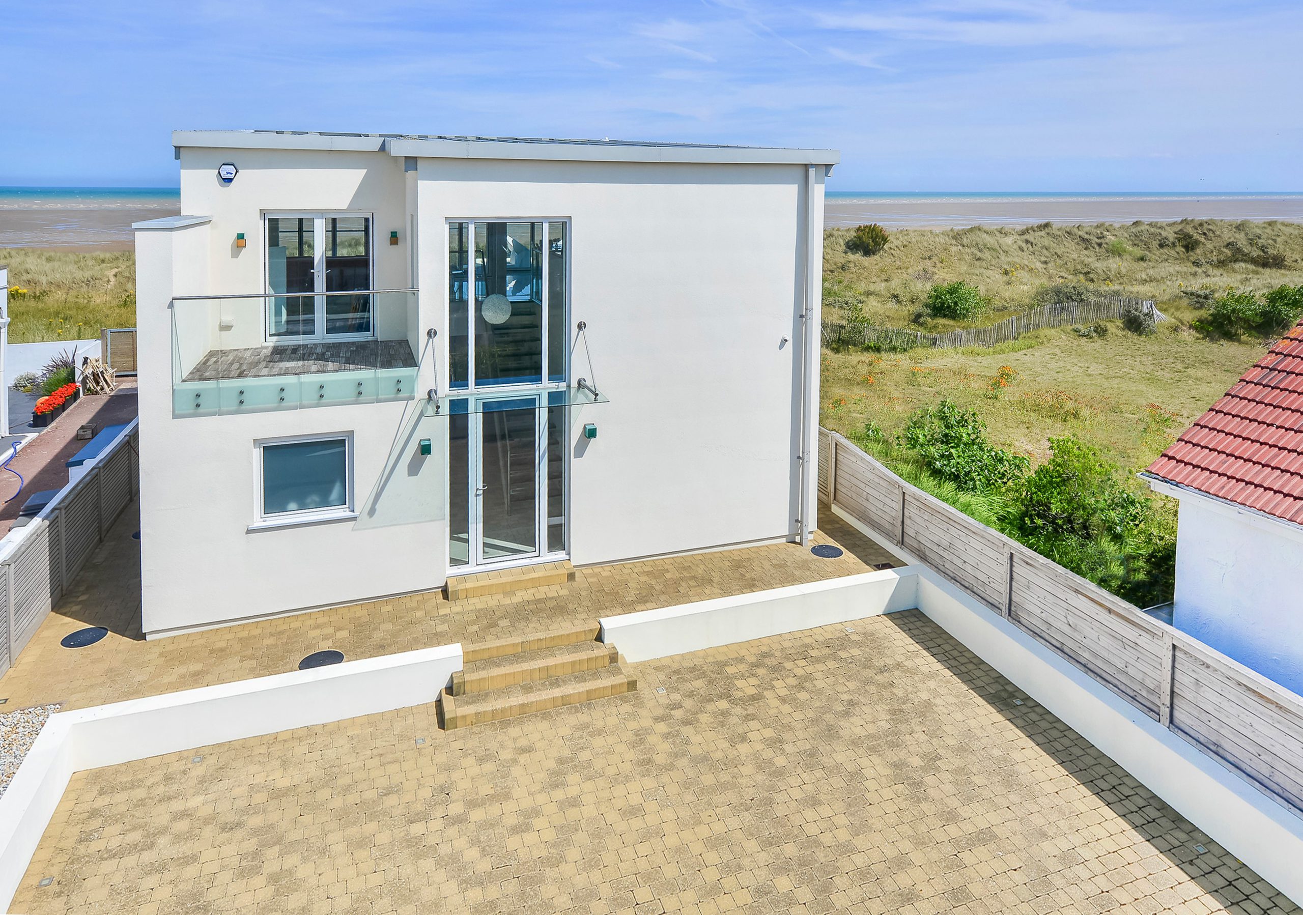 6 CONTEMPORARY COASTAL HOMES Coast Magazine