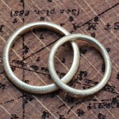 Rob specialises in handcrafting bespoke wedding rings
