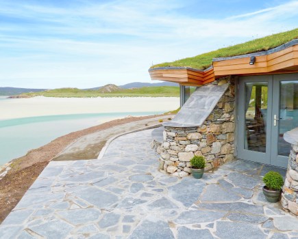 beach_bay_cottage_uig_isle_of_lewis1_credit_cottages