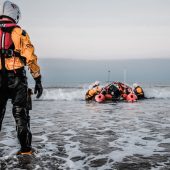 rnli_crew-sea-gloves
