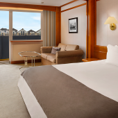 rp-executive-riverview-room_-_credit_altitude_lifestyle_1