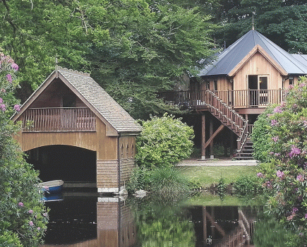 clowance_tree_house_with_boathouse-min