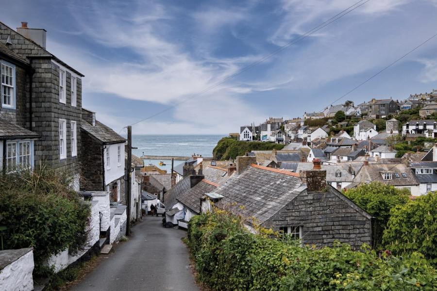 PORT ISAAC, CORNWALL £395,000. Photo credit John Bray Estates