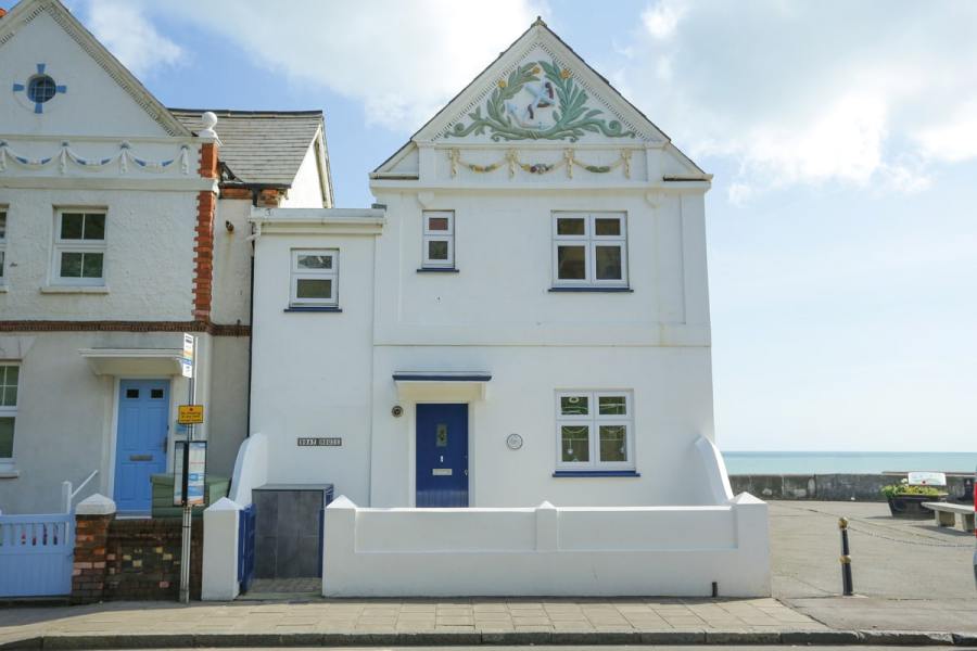 SANDGATE £675,000