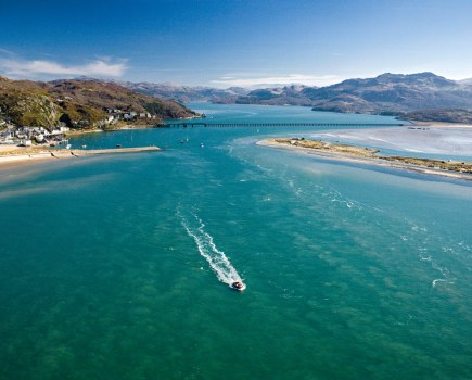 Barmouth and Mawdach Estuary. Photo credit Visit Wales