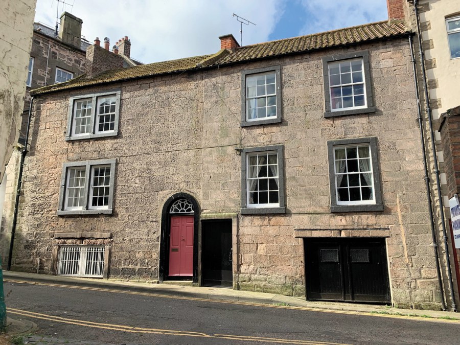 Berwick-upon-Tweed £425,000. Photo Credit Edwin Thompson