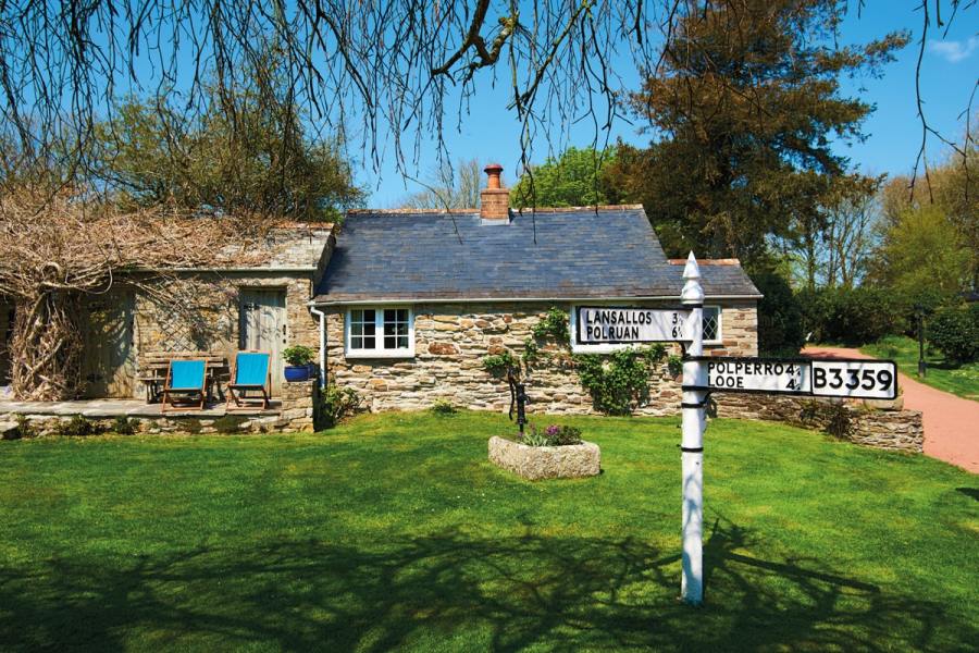 Tremaine Manor & Country Cottages, Tremaine Green Signpost