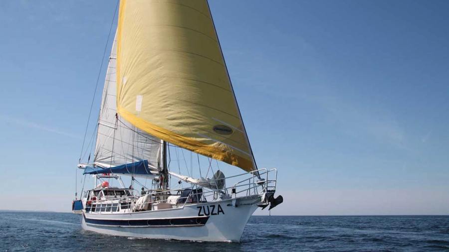 Venture Sail, Zuza with full sails