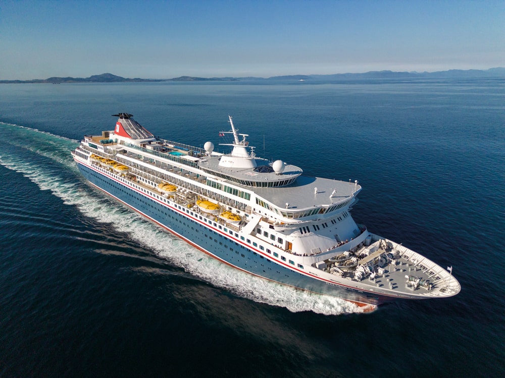 Fred Olsen - Balmoral cruising