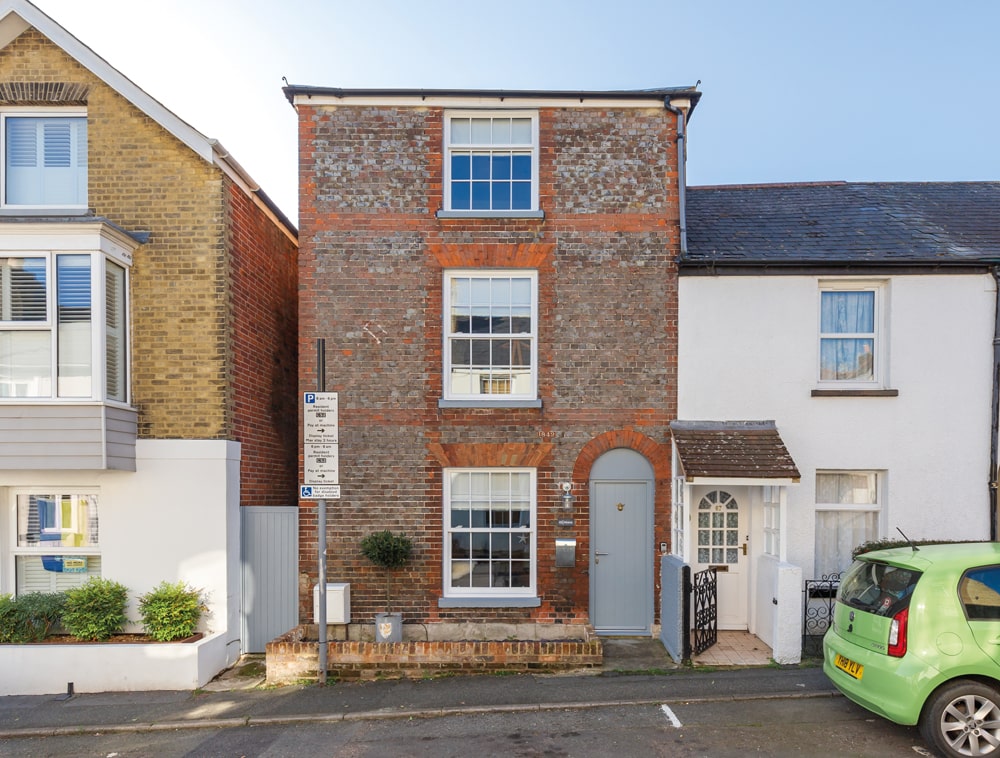 Cowes, Isle of Wight Guide Price £395,000. Spence Willard