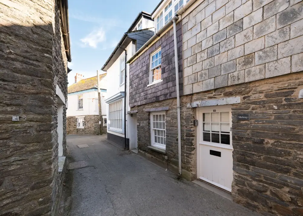 Port Isaac, Cornwall Guide price £295,000. John Bray Estates