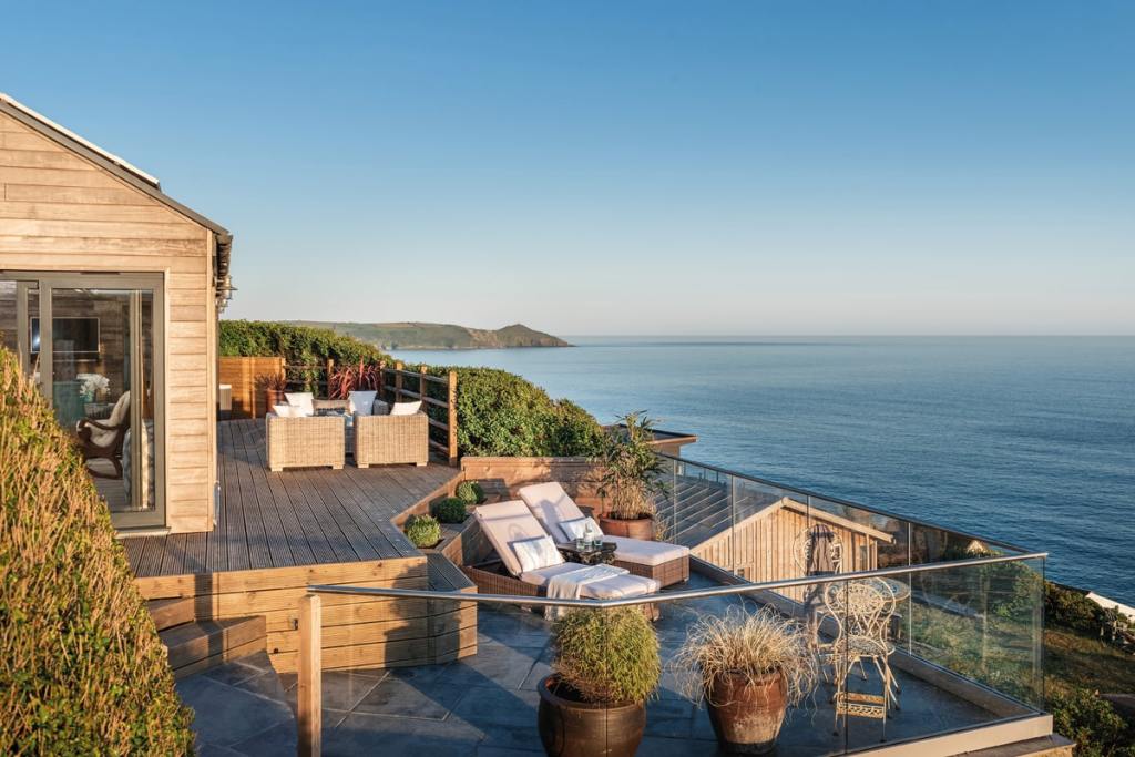FREATHY CLIFF, CORNWALL Guide price £695,000 - Rohrs & Rowe