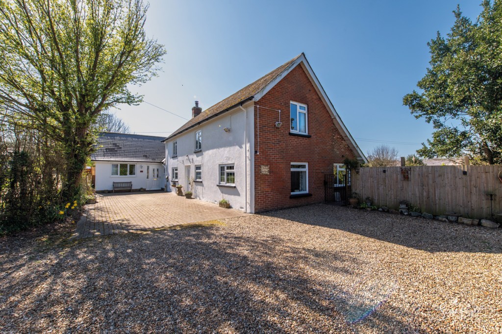 Sandford,
Isle of Wight
£695,000 - Susan Payne