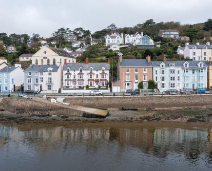 Aberdovey, Gwynedd - Offers in excess of £550,000. Welsh Property Services