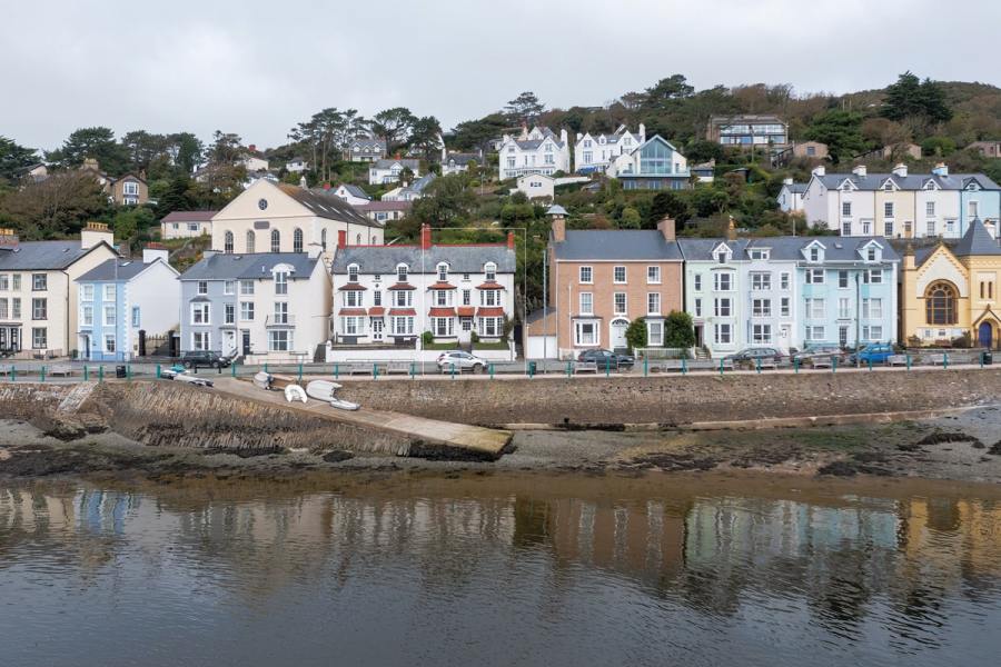 Aberdovey, Gwynedd - Offers in excess of £550,000. Welsh Property Services