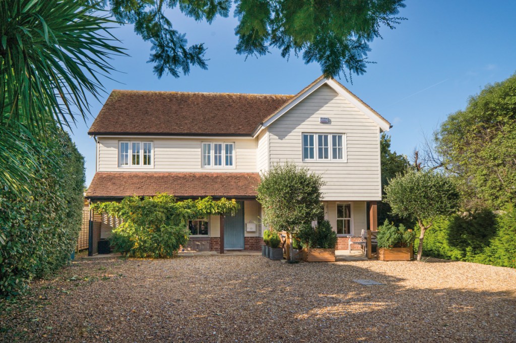 Point Chatham, Northclose Road, Bembridge, Isle Of Wight - Spence Willard