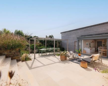 Mawgan Porth, Cornwall Guide price £1,875,000. John Bray Estates