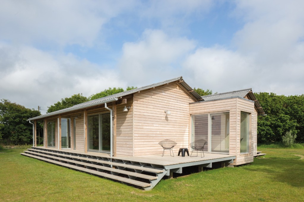 The design is technologically advanced, but ‘not a grand statement
– more a place to exhale’