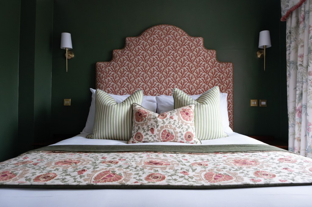 An elegant room at the Harbourview Hotel