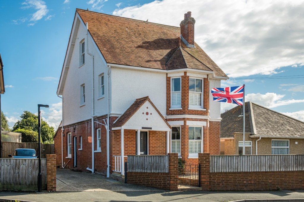 Yarmouth, Isle of Wight - Guide price £1,150,000 - Spence Willard