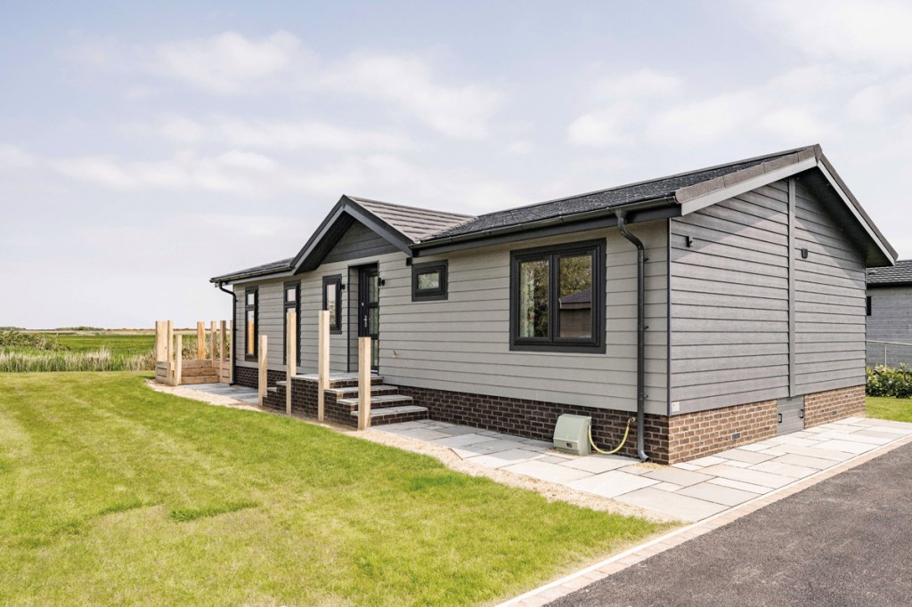 Alaska View Lodge - Aldeburgh, Suffolk - Luxury Lodge Escapes