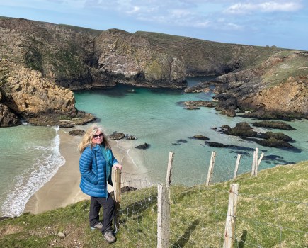 Sarah spends months travelling the UK coast, seeking seascapes to paint
