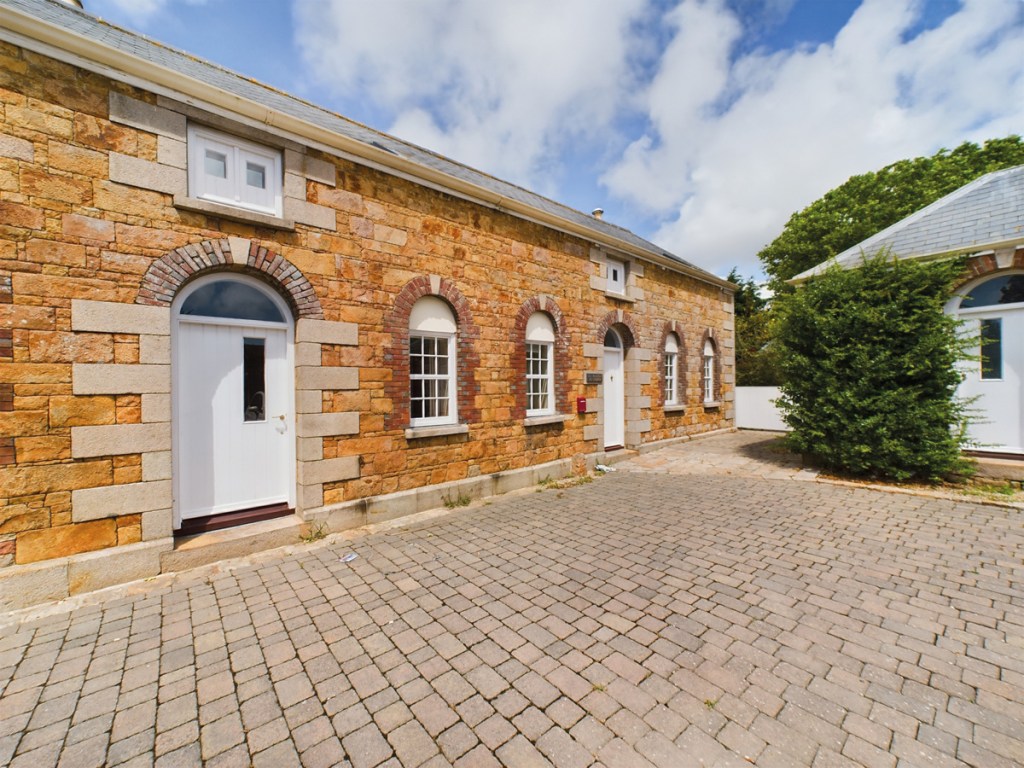 St Peter, Jersey - £2,500,000